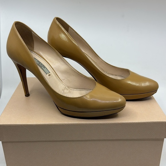 Prada Women's Tan Leather Pumps - Picture 1 of 10